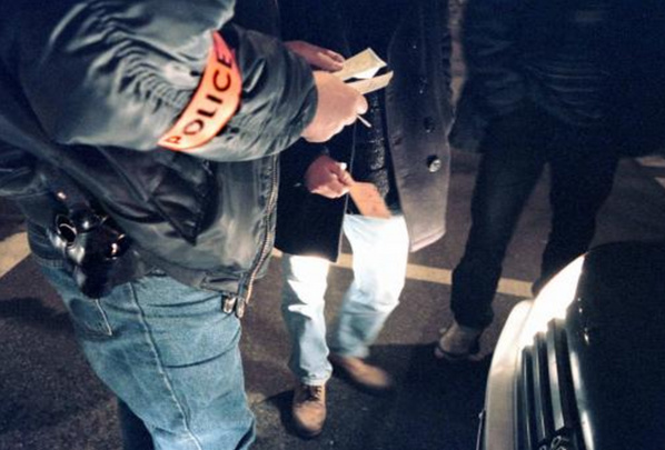 Yvelines : la brigade anti-criminalité attaquée avec des boules de pétanque aux Mureaux Yvelines : la brigade anti-criminalité attaquée avec des boules de pétanque aux Mureaux