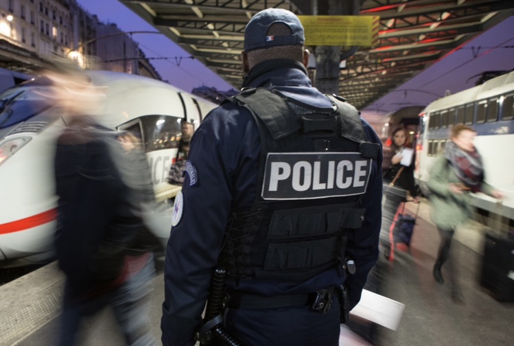 Les deux voleurs ont été interpellés grâce à leur signalement  à la gare de Versailles Chantiers - Illustration © DGPN