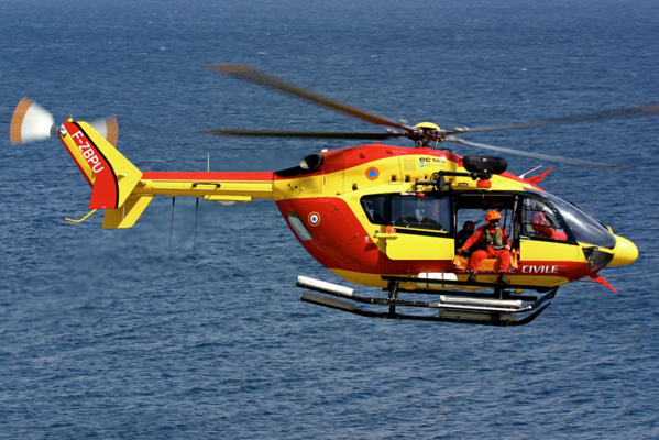 Dragon 76, l'hélicoptère de la sécurité civile, a participé aux recherches au large du littoral de Seine-Maritime (Photo DR)