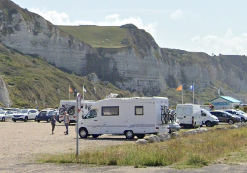 Deux parapentistes bloqués en milieu de falaise à Saint-Jouin-Bruneval : ils sont indemnes 