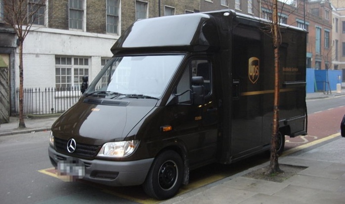 Photo d'illustration d'un fourgon de livraison de la société UPS Photo d'illustration d'un fourgon de livraison de la société UPS