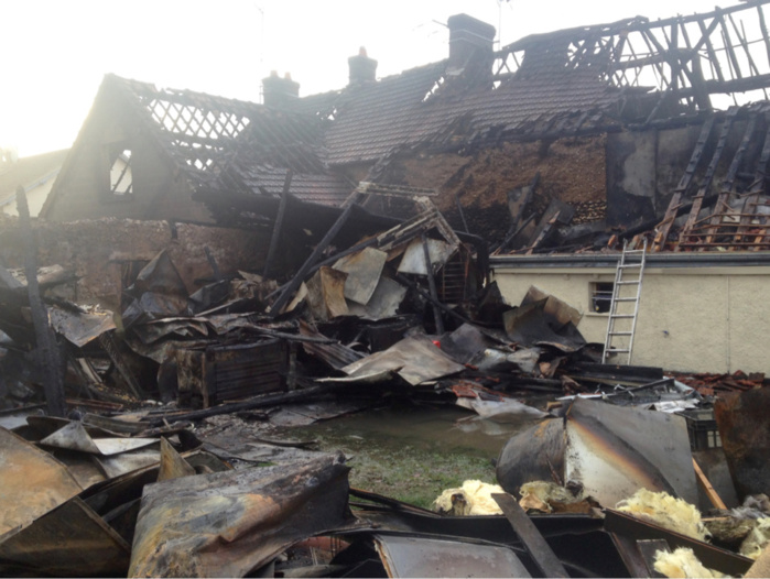 Eure : une boulangerie détruite par un violent incendie cette nuit à Autheuil-Authouillet Eure : une boulangerie détruite par un violent incendie cette nuit à Autheuil-Authouillet