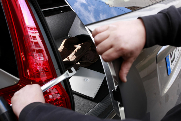 Les services de police conseillent de ne pas laisser d'objets de valeur dans son véhicule pour ne pas tenter les "roulottiers" (Photo d'illustration)