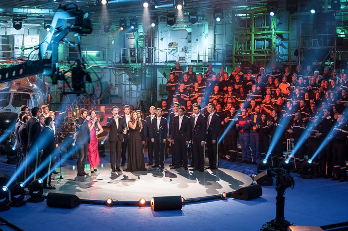 Pour le nouvel An, Michel Drucker et ses invités embarquent sur le porte-avions Charles de Gaulle Pour le nouvel An, Michel Drucker et ses invités embarquent sur le porte-avions Charles de Gaulle