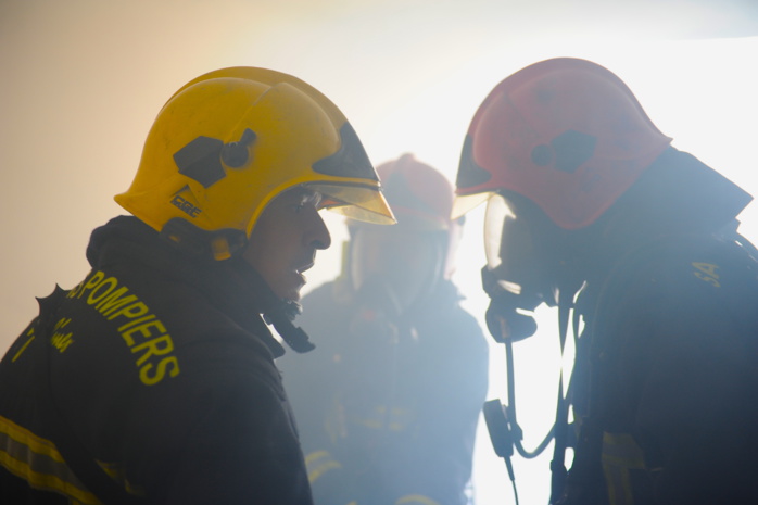 Photo d'illustration de pompiers lors d'un feu d'appartement (@SDIS78) Photo d'illustration de pompiers lors d'un feu d'appartement (@SDIS78)