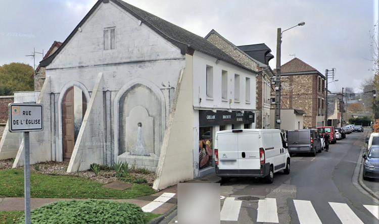 Le feu s'est déclaré en pleine nuit en plusieurs endroits du restaurant situé au début de la rue de l'Eglise - Illustration