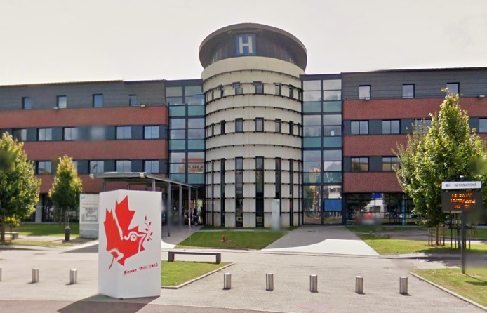 Hôpital de Dieppe : un homme de 73 ans se tue après une chute de dix mètres Hôpital de Dieppe : un homme de 73 ans se tue après une chute de dix mètres