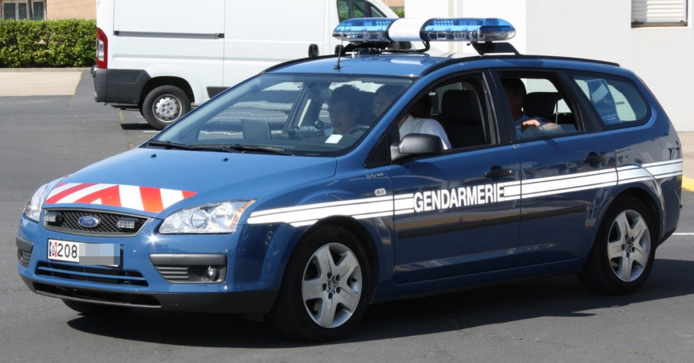 Eure : le braqueur de la Poste de Beuzeville s'empare de 2 000€ dans la caisse Eure : le braqueur de la Poste de Beuzeville s'empare de 2 000€ dans la caisse