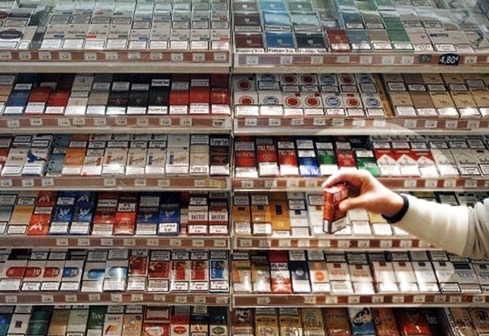 Partie acheter un paquet de cigarettes (Photo d'illustration) Partie acheter un paquet de cigarettes (Photo d'illustration)