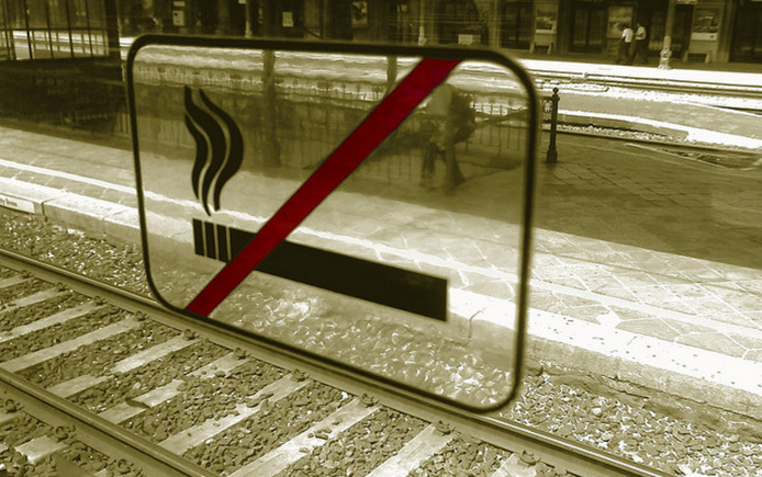 Le jeune fumeur a attendu la descente du train pour se venger (Photo d'illustration)