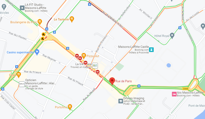 La rue de Paris a été coupée entre la rue du Mesnil et l'avenue Eglé La rue de Paris a été coupée entre la rue du Mesnil et l'avenue Eglé