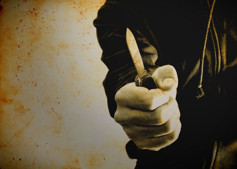 L'un des protagonistes a sorti un couteau et a porté plusieurs coups de lame à son voisin au cours d'une violente altercatuon - Illustration © Adobe Stock