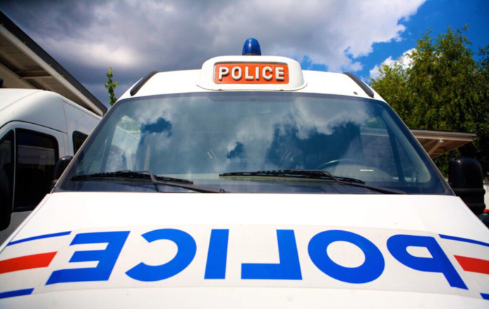 Fécamp : il s'enfuit de l'hôpital et tente de voler trois voitures Fécamp : il s'enfuit de l'hôpital et tente de voler trois voitures