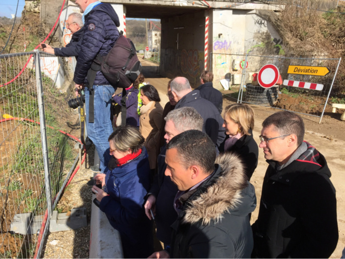 Mise en place du pont-rail à Evreux : une opération impressionnante