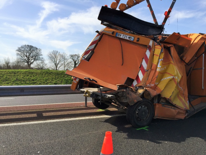 Le vehicule de DIR a été projeté contre le rail de securité