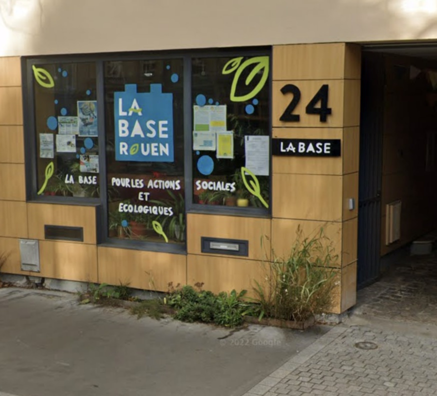 Ce local abrite une vingtaine d’associations dont un bar associatif. Il a été fortement endommagé par le feu cette nuit