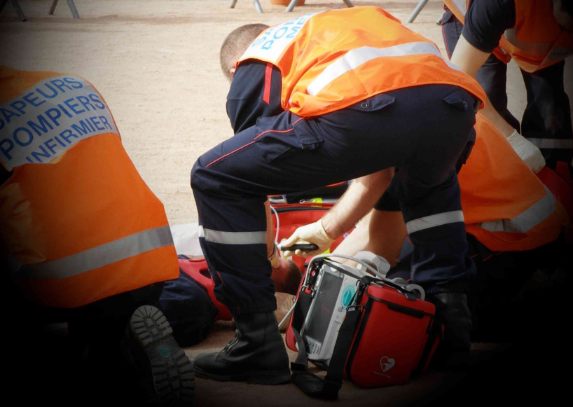 La nonagénaire a été placée dans un coma artificiel avant d'être évacuée en urgence absolue vers l'hôpital Jacques-Monod - Illustration © Adobe Stock