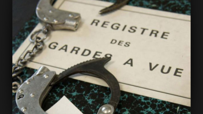 Petit-Couronne : armé d'un revolver chargé, il menace de tuer son voisin Petit-Couronne : armé d'un revolver chargé, il menace de tuer son voisin