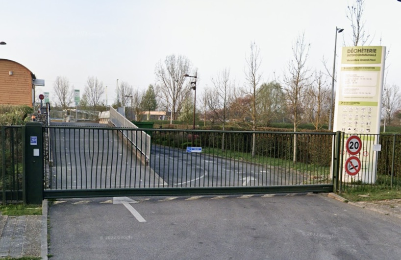 Les deux hommes ont escaladé le portail pour s’introduire dans la déchetterie - illustration Les deux hommes ont escaladé le portail pour s’introduire dans la déchetterie - illustration