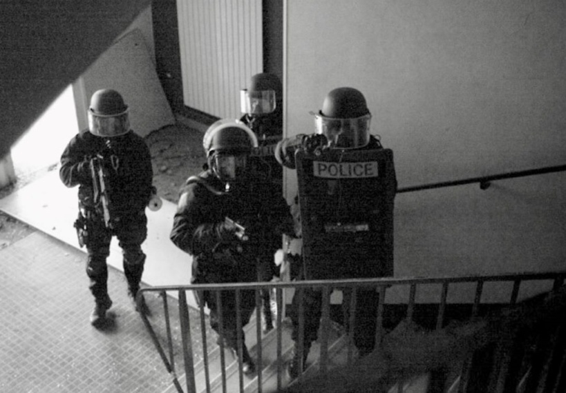 Les hommes du RAID ont appréhendé le sexagénaire près de son domicile - Illustration © DGPN Les hommes du RAID ont appréhendé le sexagénaire près de son domicile - Illustration © DGPN