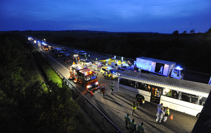 Collision entre un autocar et une voiture sur l'A28 : c'est le scénario imaginé pour cet exercice grandeur nature (Photo Préfecture de Seine-Maritime)