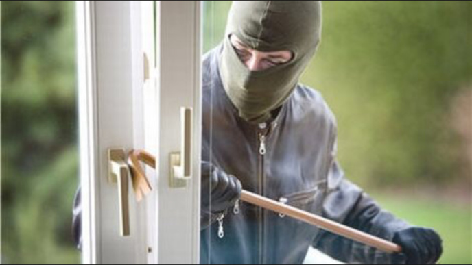 Eure : deux auteurs d'un home jacking interpellés 3 mois après les faits et condamnés à la prison ferme Eure : deux auteurs d'un home jacking interpellés 3 mois après les faits et condamnés à la prison ferme