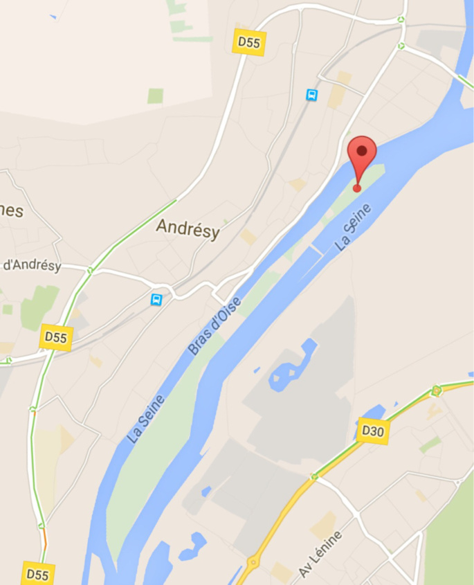 Andrésy : une cinquantaine de manifestants devant la mairie contre le projet Trek’Ile Andrésy : une cinquantaine de manifestants devant la mairie contre le projet Trek’Ile