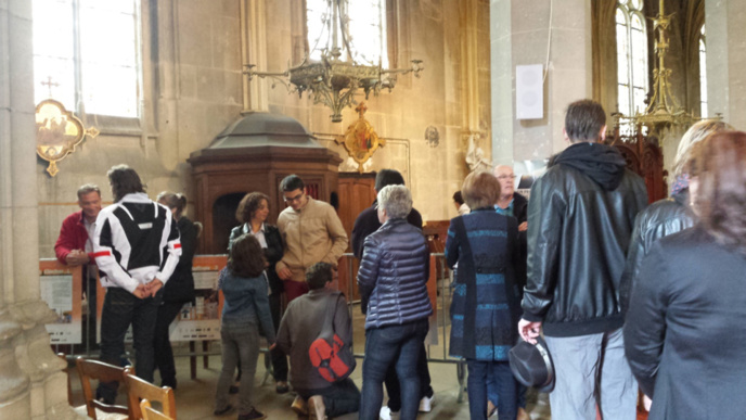Les visiteurs attendaient avec impatience pour se hisser au sommet du clocher de Notre-Dame (photo@DR)