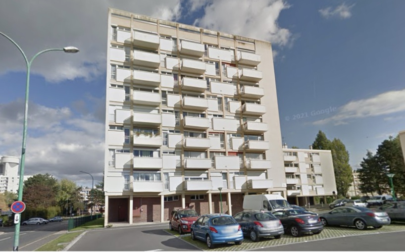 Le jeune homme a chuté dans le vide d’un balcon situé au quatrième étage - illustration @ Google Maps