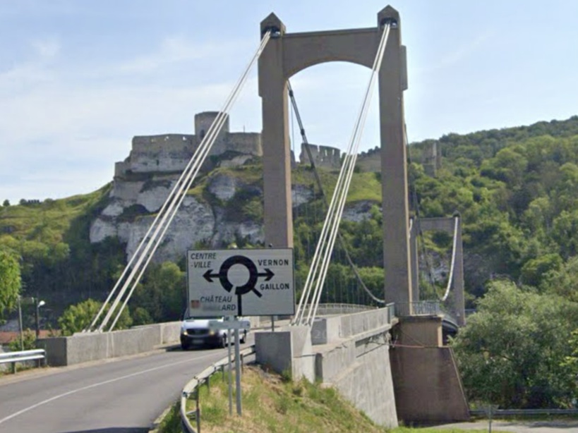 La fuite a été détectée sur une bouteille d’acétylène au niveau du pont des Andelys - illustration La fuite a été détectée sur une bouteille d’acétylène au niveau du pont des Andelys - illustration