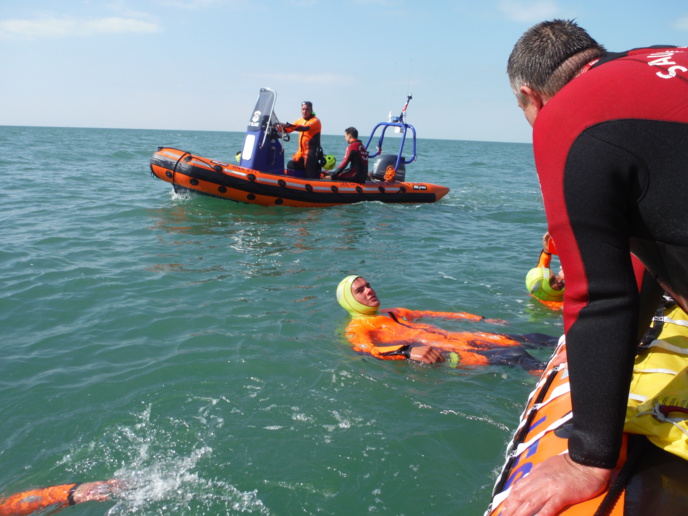 Illustration@DR Illustration@DR