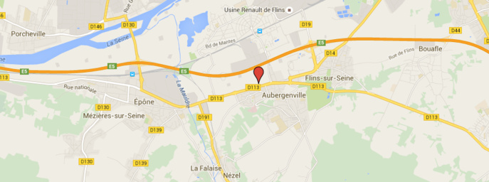 Voiture sur le toit : la D113 coupée et déviée entre Aubergenville et Epône Voiture sur le toit : la D113 coupée et déviée entre Aubergenville et Epône