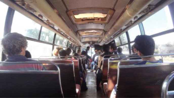 Yvelines : la passagère gifle le chauffeur de bus et lui crache dessus, à Poissy Yvelines : la passagère gifle le chauffeur de bus et lui crache dessus, à Poissy