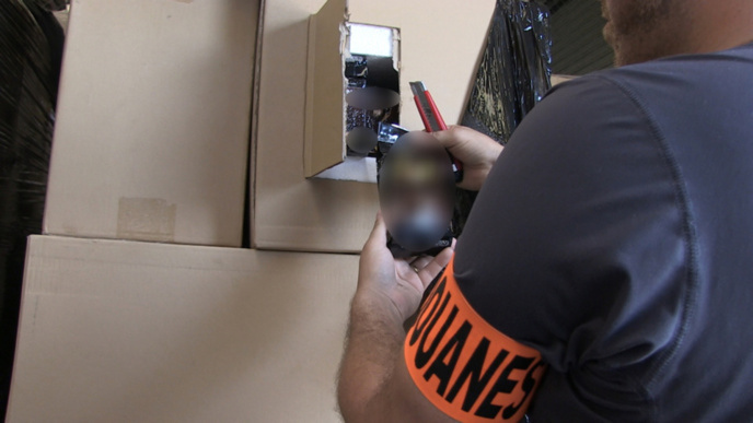 174 000 paquets de café de contrefaçon saisis par la douane en région parisienne 174 000 paquets de café de contrefaçon saisis par la douane en région parisienne