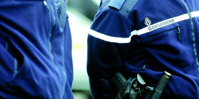 Deux gendarmes blessés à Pont-Audemer: l'auteur des violences est en garde à vue Deux gendarmes blessés à Pont-Audemer: l'auteur des violences est en garde à vue