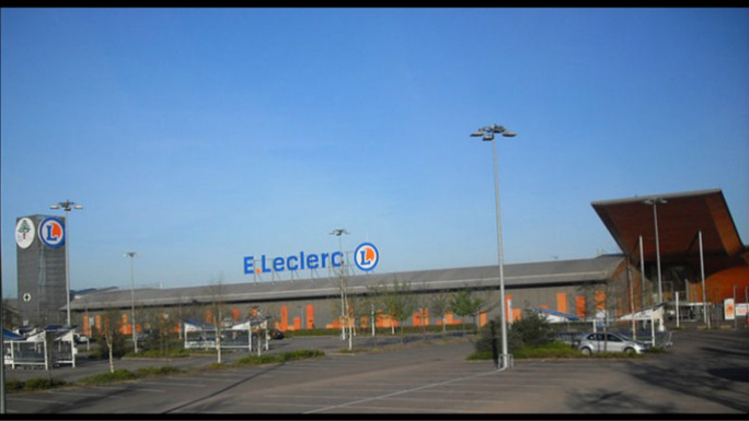Chez Leclerc, à Achères, les voleurs de jeux vidéo menacent de tuer les agents de sécurité