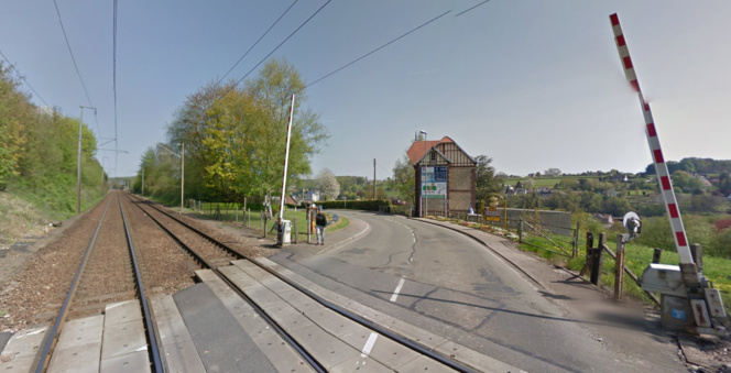 Illustration. La quinquagénaire a été percutée à hauteur d'un passage à niveau Illustration. La quinquagénaire a été percutée à hauteur d'un passage à niveau