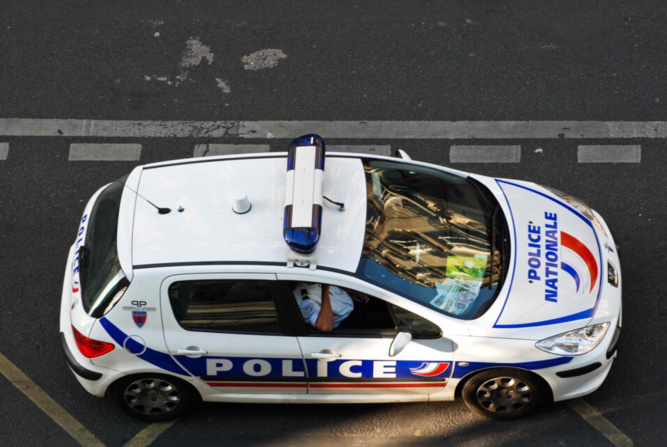 Yvelines : les véhicules de la brigade anti-criminalité caillassés au Val Fourré