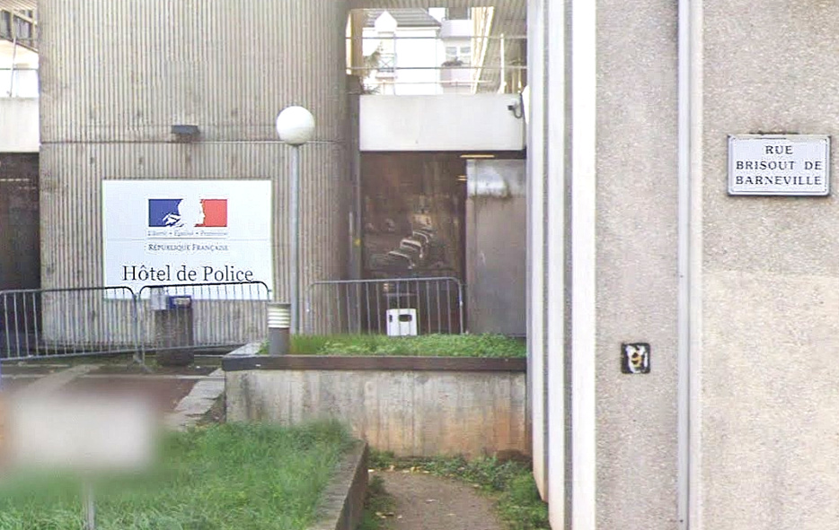 L'hôtel de police de Rouen, rue Brisout de Barneville - Illustration L'hôtel de police de Rouen, rue Brisout de Barneville - Illustration