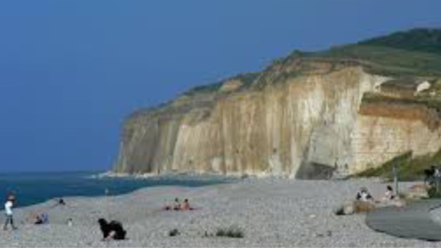 Illustration. Les falaises de Vatengeville-sur-Mer Illustration. Les falaises de Vatengeville-sur-Mer