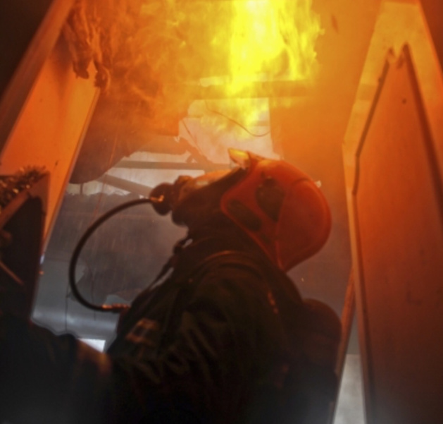 Yvelines : feu de matelas, un immeuble évacué à Vaux-sur-Seine Yvelines : feu de matelas, un immeuble évacué à Vaux-sur-Seine