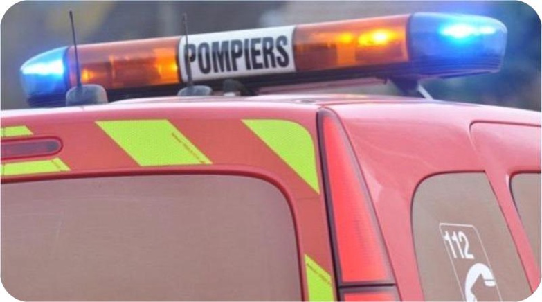 Les pompiers ont déployé deux lances pour éteindre le feu - Illustration © infonormandie Les pompiers ont déployé deux lances pour éteindre le feu - Illustration © infonormandie