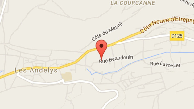 Eure : un entrepôt de meubles en feu cette nuit aux Andelys Eure : un entrepôt de meubles en feu cette nuit aux Andelys