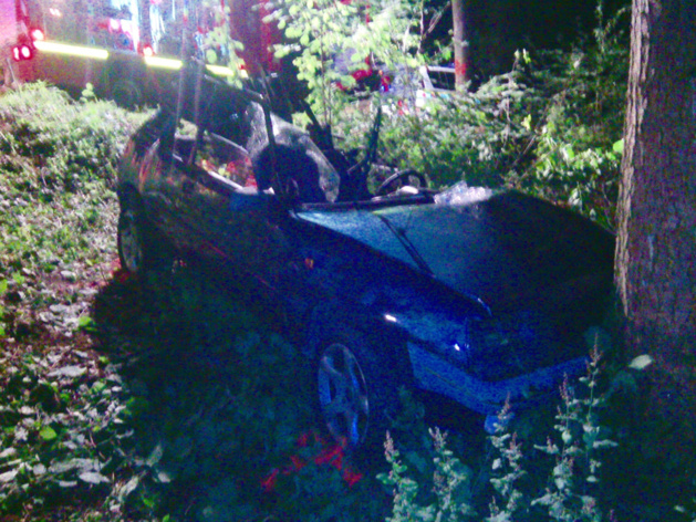 Sa 205 percute deux arbres : un jeune homme d'Evreux tué sur le coup dans l'Eure Sa 205 percute deux arbres : un jeune homme d'Evreux tué sur le coup dans l'Eure