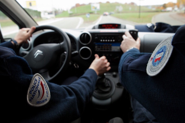 Saint-Aubin-lès-Elbeuf : les voleurs d'une voiture sans permis interpellés en flagrant délit 