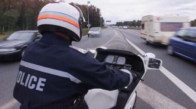 Rouen : un motard de la police blessé en poursuivant un chauffard sur l'A150 Rouen : un motard de la police blessé en poursuivant un chauffard sur l'A150