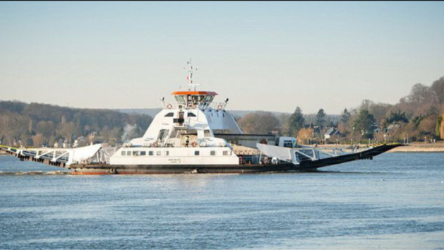 Le bac de Quillebeuf assure la traversée du fleuve à quelque 1800 véhicules par jour Le bac de Quillebeuf assure la traversée du fleuve à quelque 1800 véhicules par jour