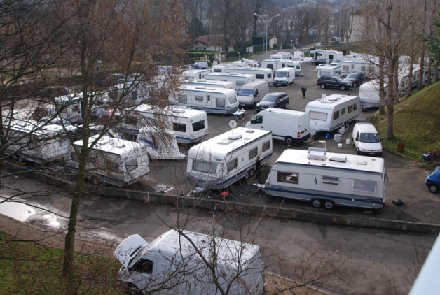 80 véhicules et 60 caravanes sont installés sur le parking, rue Pierre Lefaucheux, dans le quartier d'Elisabethville, pour une "une vingtaine de jours" (Photo d'illustration)