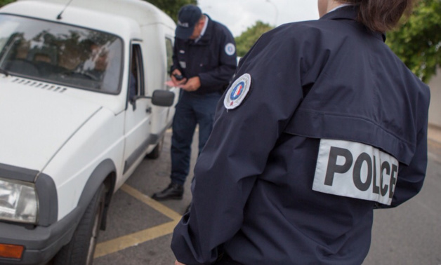Yvelines : ils chargeaient dans une camionnette des cartons de pièces automobiles volées Yvelines : ils chargeaient dans une camionnette des cartons de pièces automobiles volées