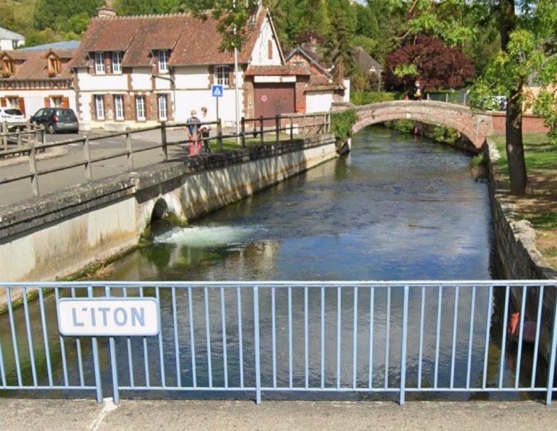 Le quinquagénaire, tombé dans l'eau glacée de l'Iton ce matin, n'a pas survécu - illustration Le quinquagénaire, tombé dans l'eau glacée de l'Iton ce matin, n'a pas survécu - illustration